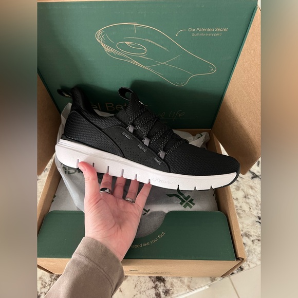 NWT KURU FLEX Slip-On Black and White Sneakers - Picture 8 of 8